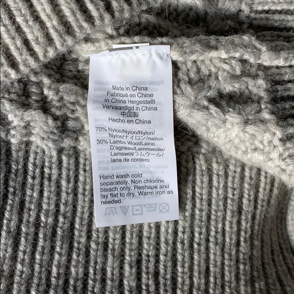 SALE! 🎃 J Crew Popcorn Cable Knit Sweater - Picture 7 of 8
